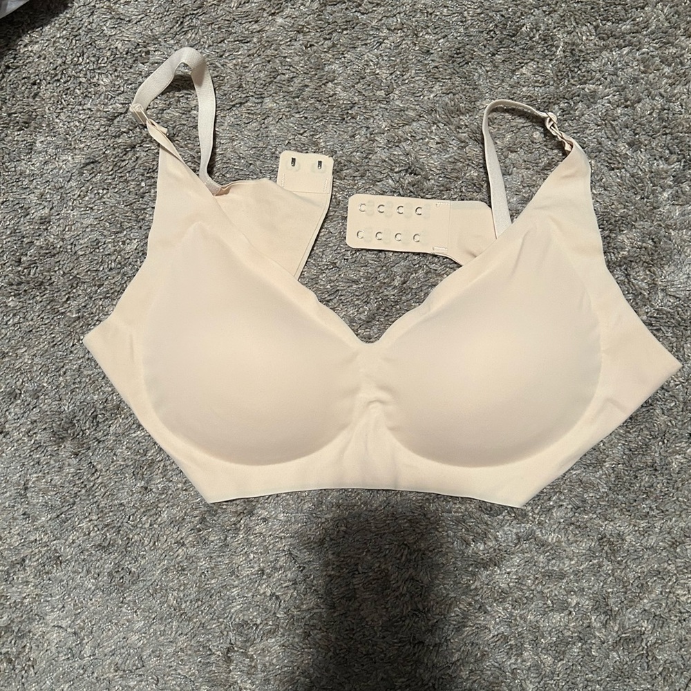 Seamless Cream Bra